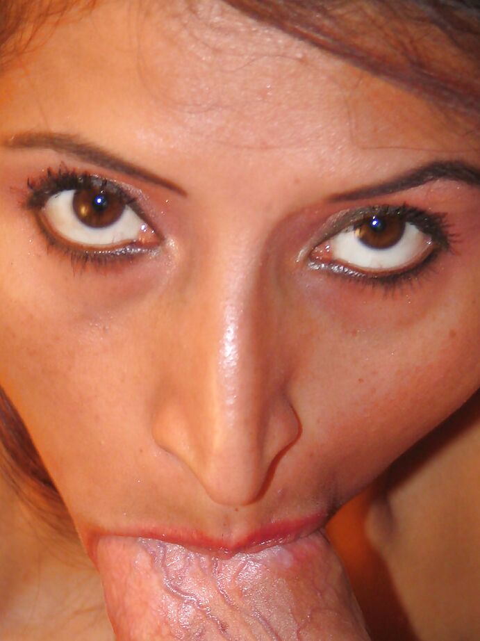 16P Mommy Angel Flirt dá um boquete profundo e cavalga no pau lindo