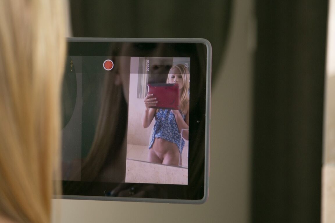 17P Blonde Dakota James fornicates with stepdad's secret girlfriend Lola Foxx
