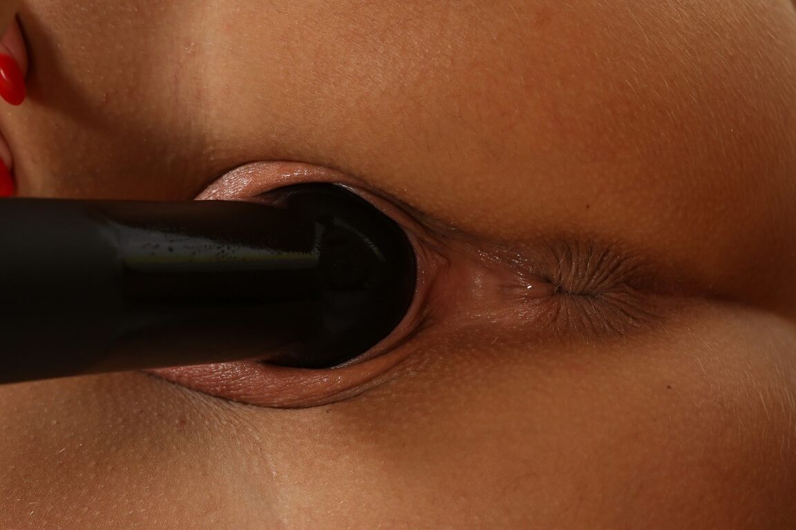 16P Garotas sexy usam muitos brinquedos sexuais umas nas outras
