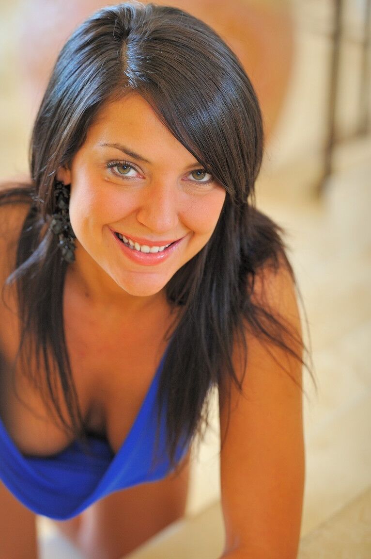 21P FTV Girls Annalisa