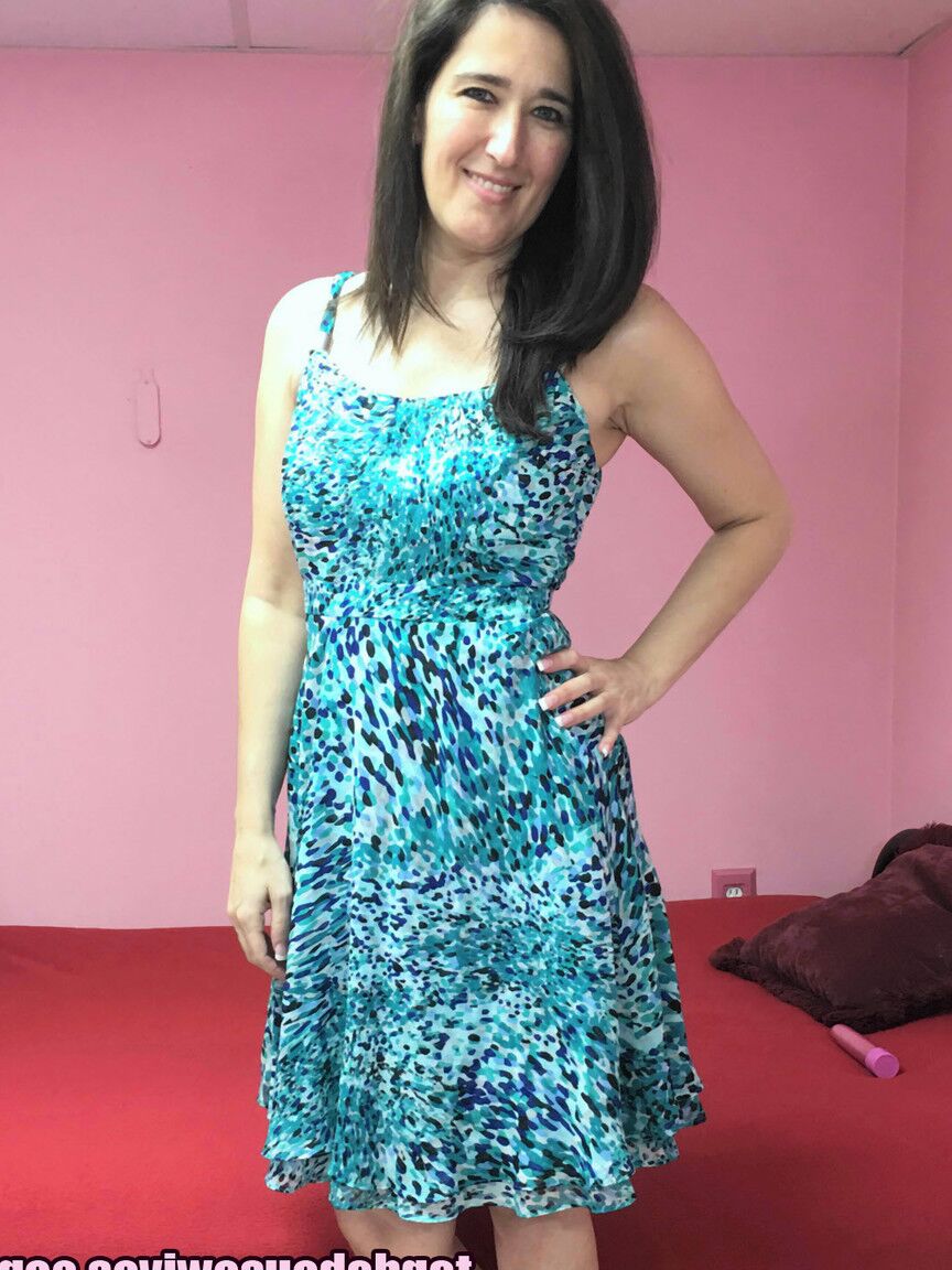 16P Horny MILF Deliah Dukes fode seu brinquedo
