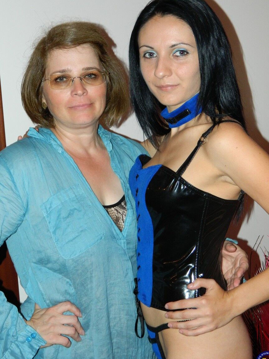 21P Mature NL Ellie X, Inna