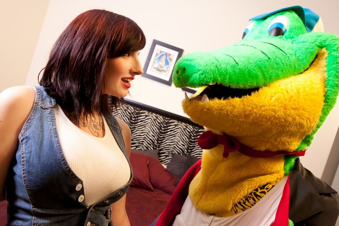 17P Teen brunette Shay Ryan fucks a guy with a huge dick in an alligator costume