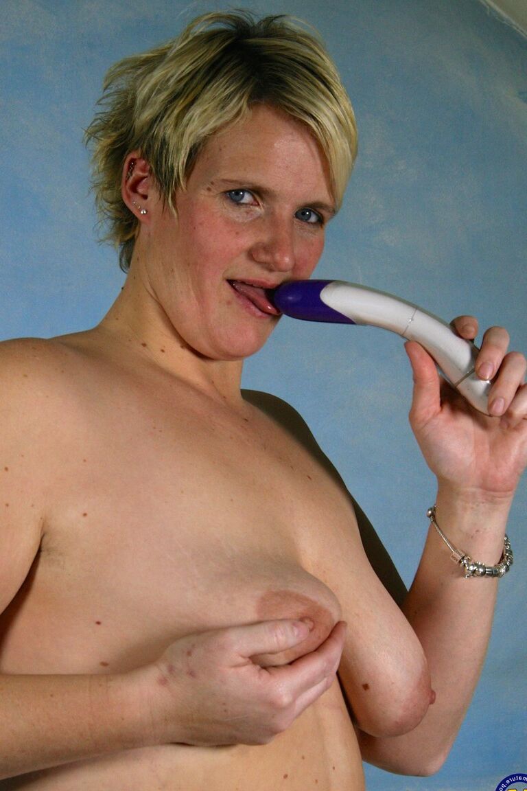 21P Mature NL Michelle O