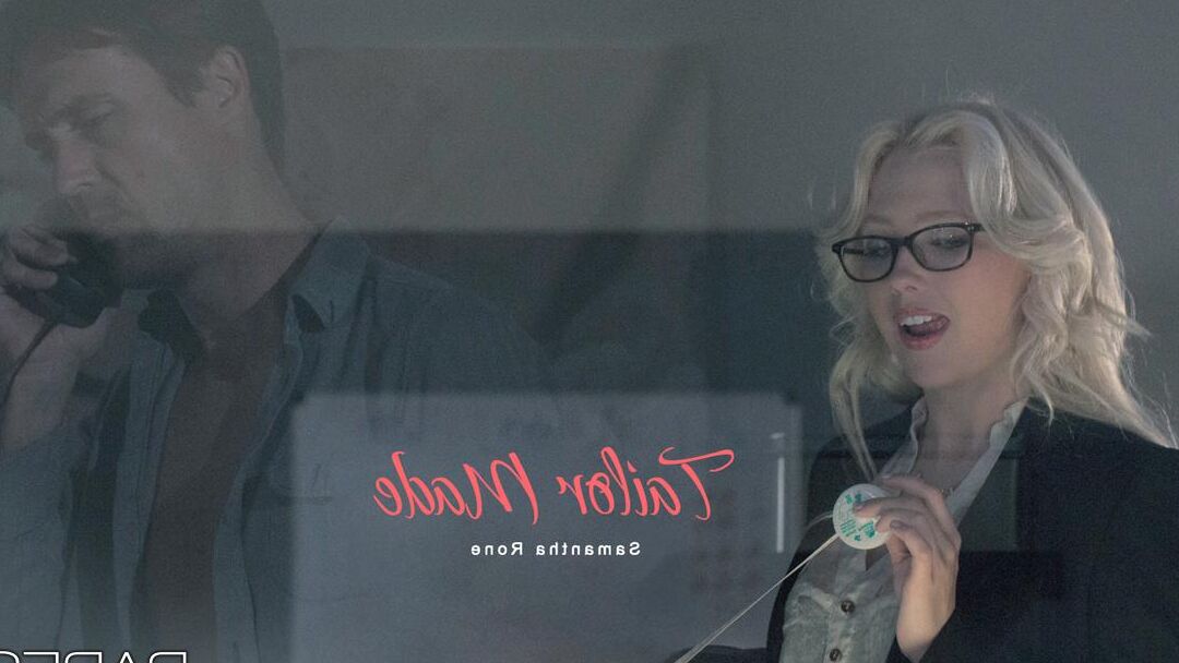 13P La rubia con gafas Samantha Rone hace que una polla se corra en sus tetas