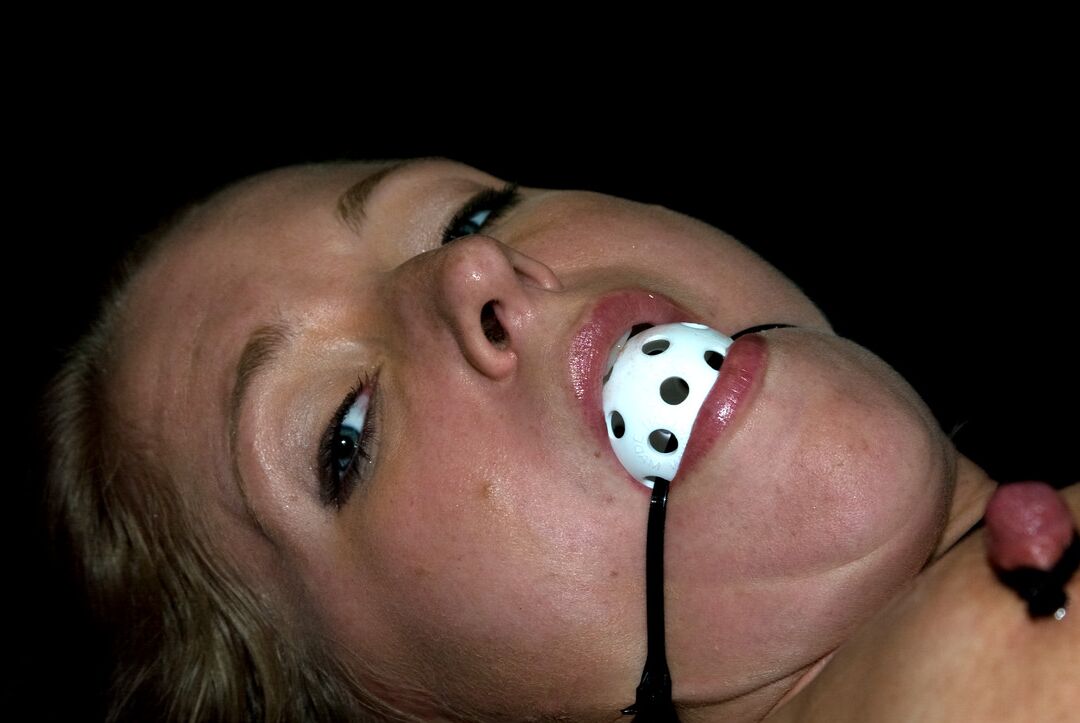 21P Bondage sex lover Dia Zerva gets her nips tortured while attached to a table