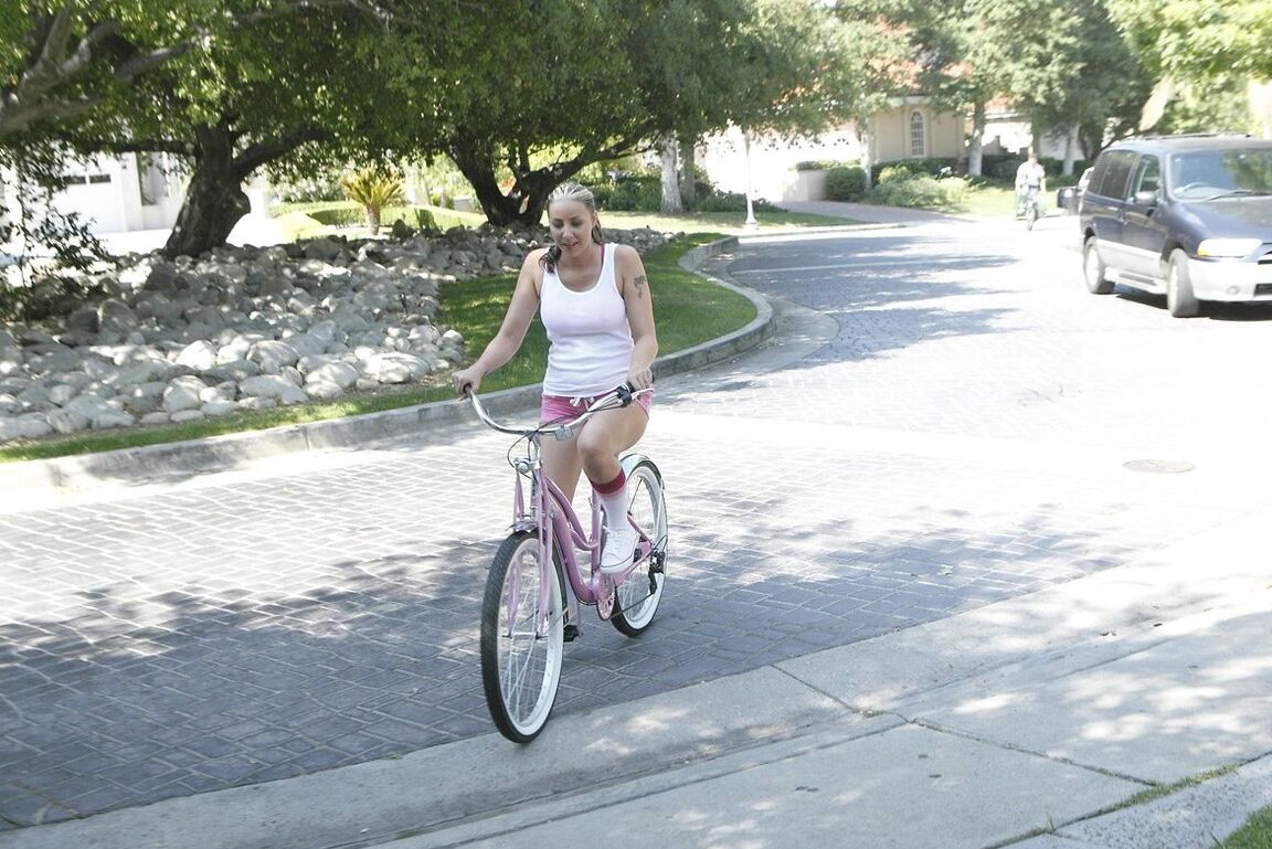 21P Big Wet Butts Delilah Strong, James Deen