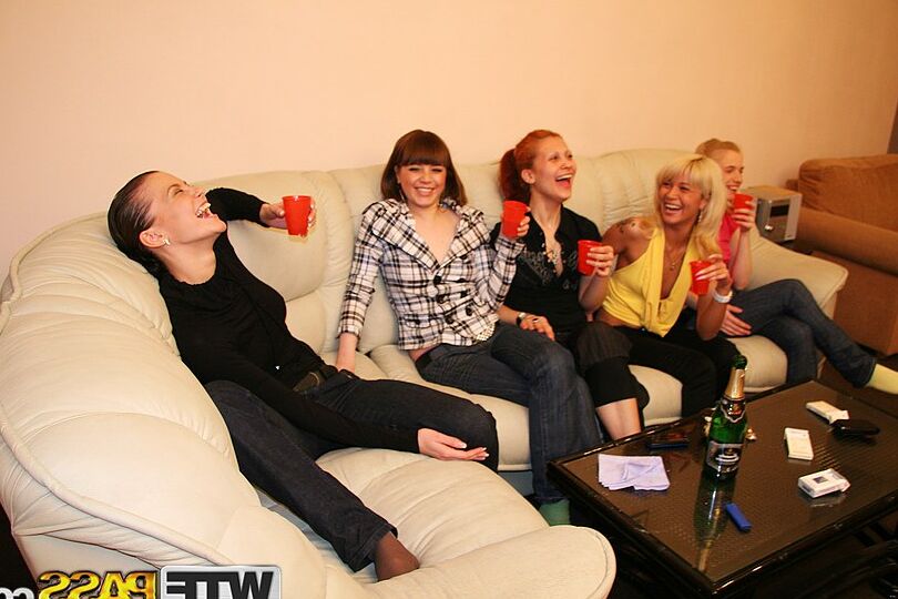 16P College girls get drunk before finding some boys to suck and fuck