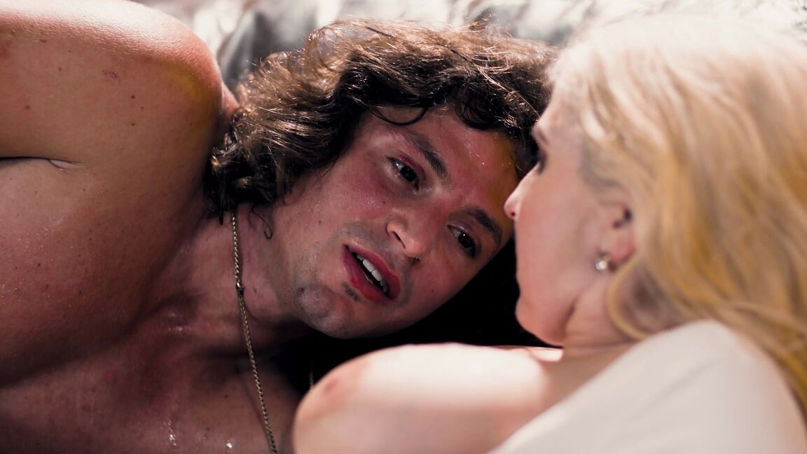 21P Hora adulta Christie Stevens, Jay Romero