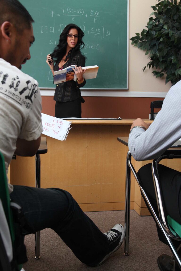 21P Brunette teacher makes the class clown fuck her in front of the class
