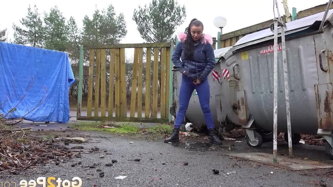 15P Steamy outdoor pissing for brunette babe Dafne