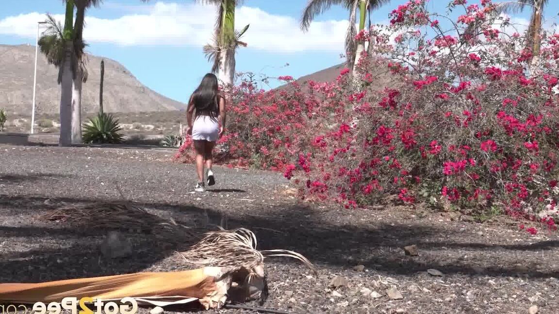 15P Raven haired Catalina Devil pees outside