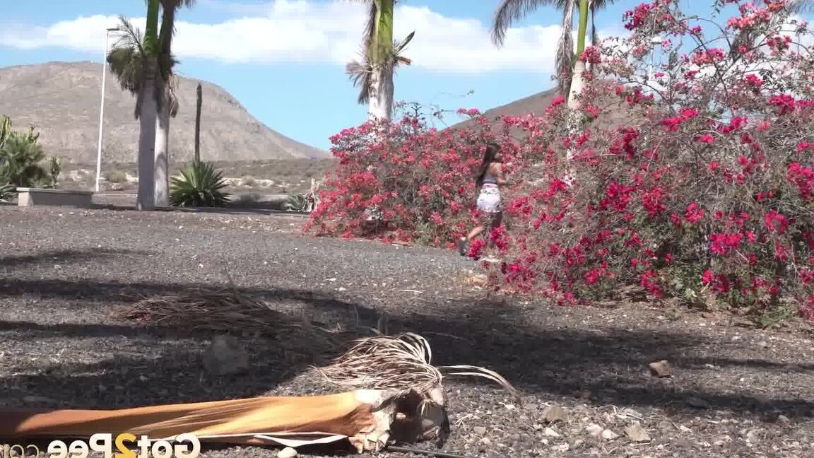 15P Raven haired Catalina Devil pees outside