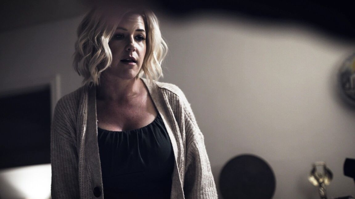 20P Fantastic blonde stepmom Kit Mercer gets rammed from behind by her stepson