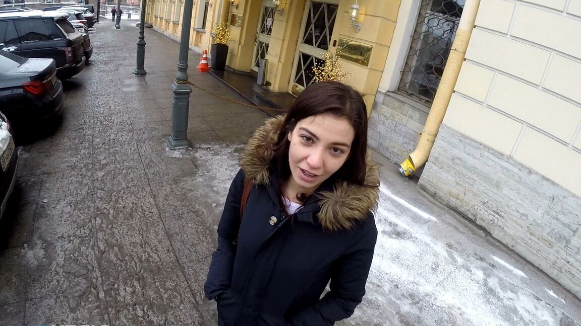 15P A jovem amadora Jessica Malone é pega na calçada antes do sexo POV