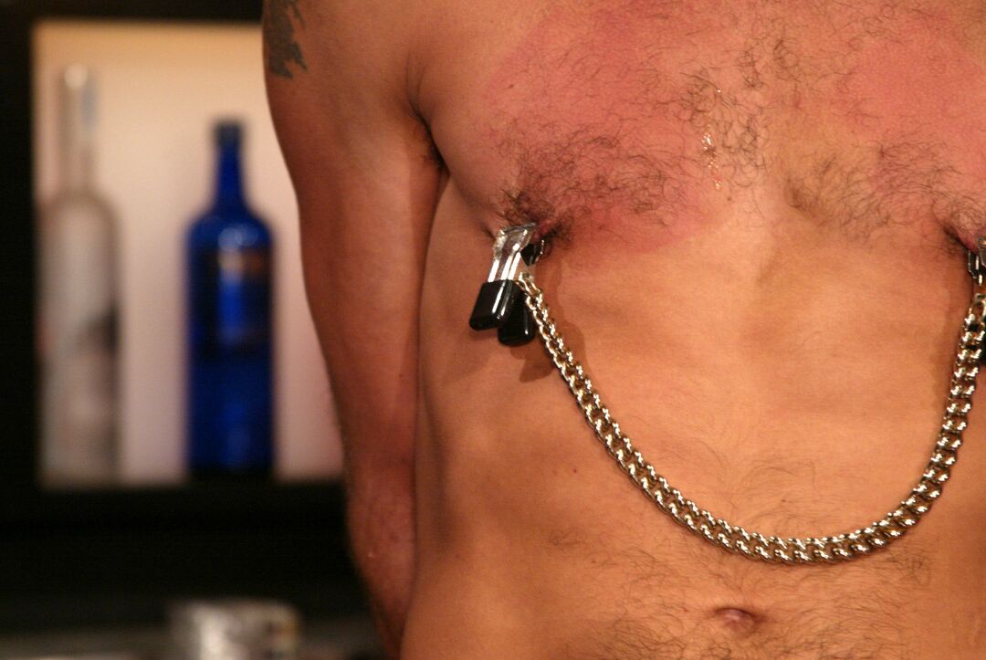 16P A amante ruiva Kendra James trata o sub masculino com um pau dolorido