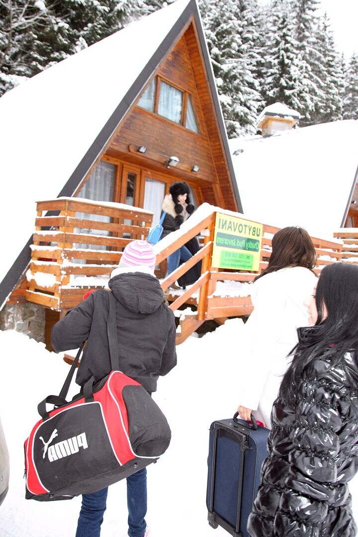 15P Barely legal teens flash their tits after a day of hitting the slopes