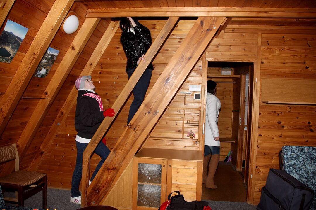 15P Barely legal teens flash their tits after a day of hitting the slopes