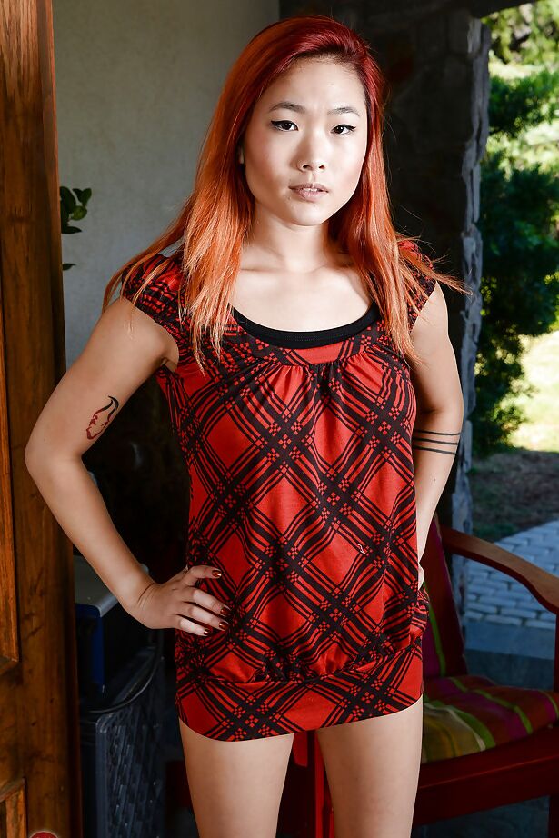 16P Redhead Asian babe Lea Hart showing off shaved vagina and all natural tits