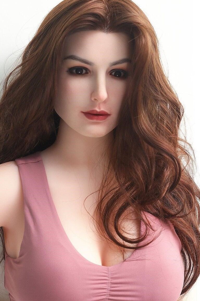 21P Boneca sexual realista Addison esfrega seu molusco com seus peitos grandes expostos