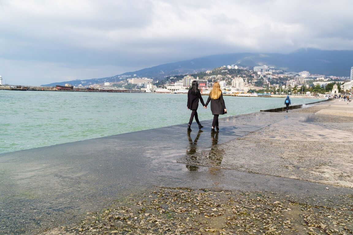 21P Club Diecisiete Amanda Clarke, Emily Bender