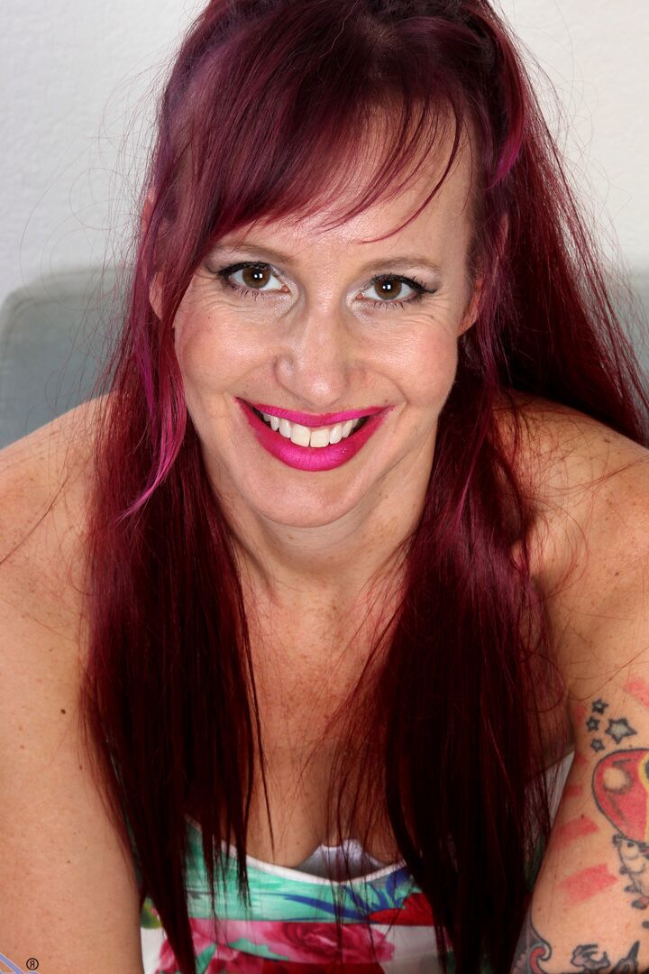 16P En su reinvención posterior al divorcio, Heather ha decidido convertirse en adulta