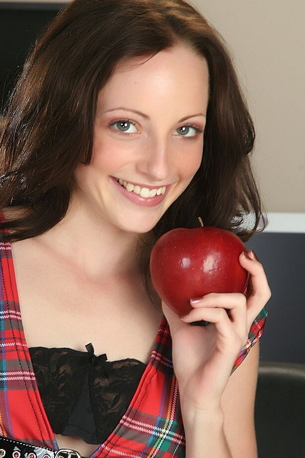 21P Hot Bitch High Tabetha