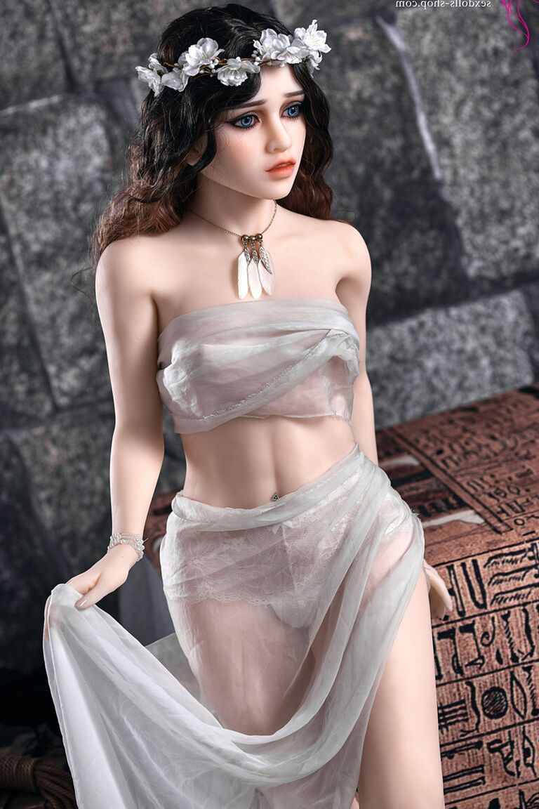 21P La muñeca sexual atada Victoria posa desnuda