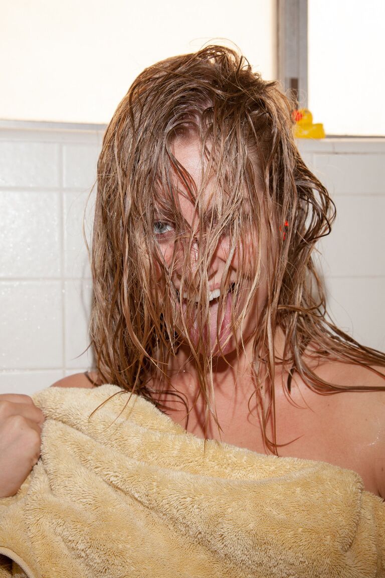 12P Girlfriend Veronica Weston pinches nipples & gets nice tits wet in the shower