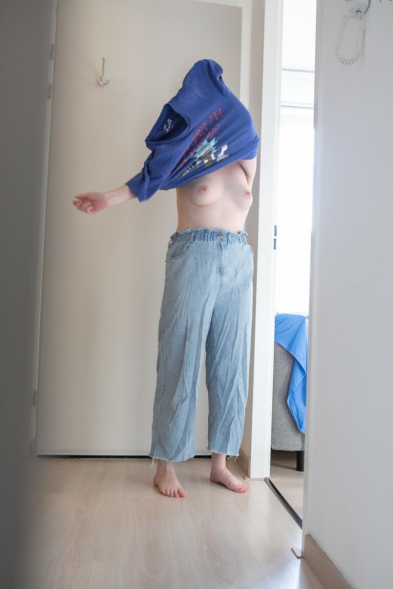 21P Horny Australian amateur Casey Q gets spied on while dressing in her pajamas