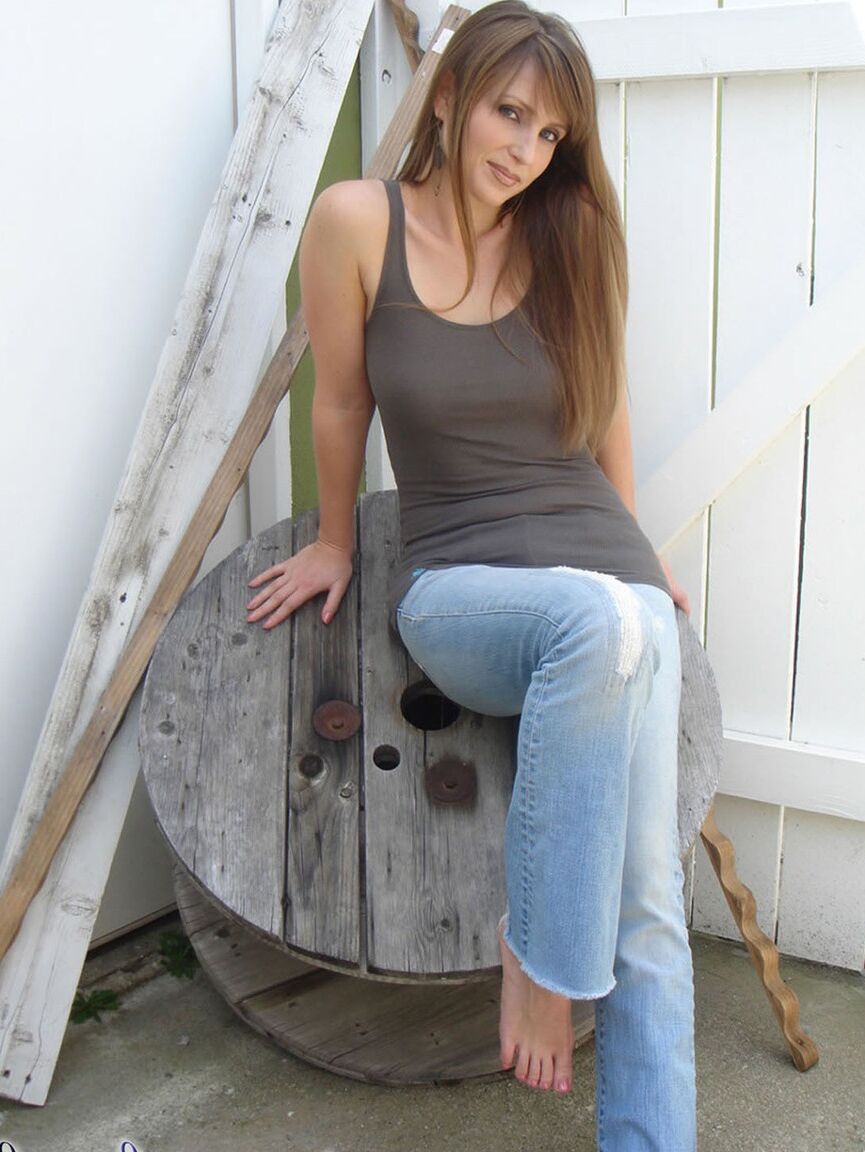 17P Foxy Deanna Brooks losing her clothes and flaunting her body for playboy