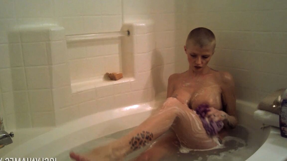 21P Fantastic bald MILF Joslyn James masturbates and sucks a BBC in a tub