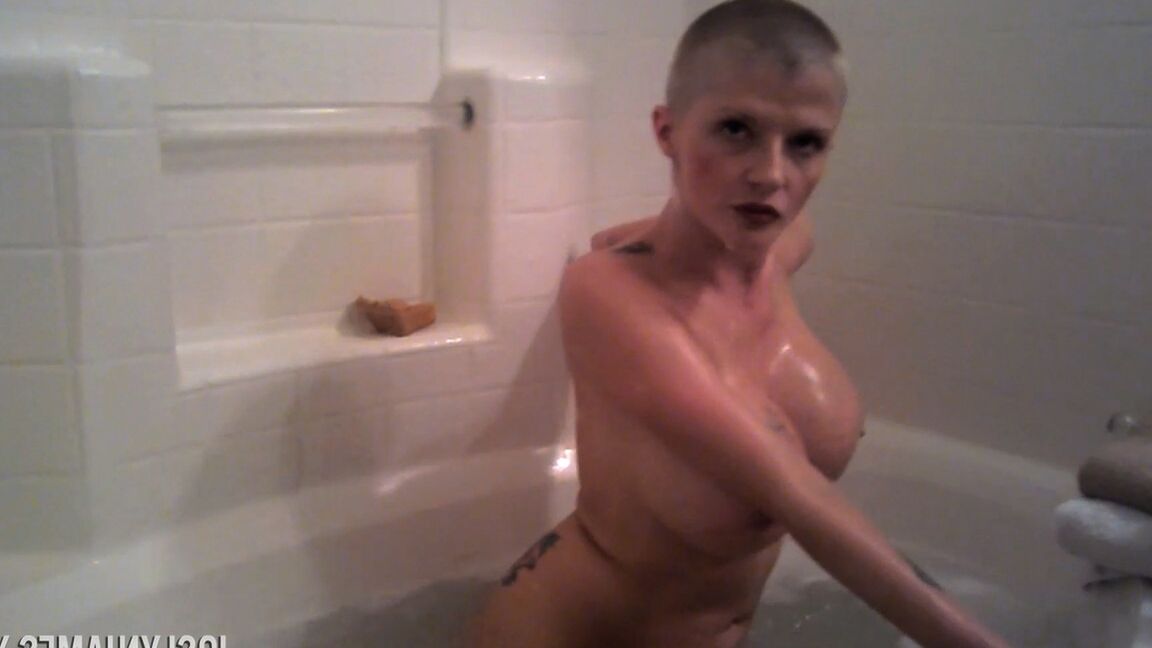 21P Fantastic bald MILF Joslyn James masturbates and sucks a BBC in a tub
