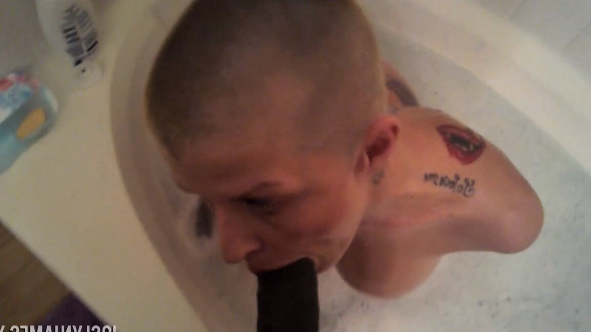 21P Fantastic bald MILF Joslyn James masturbates and sucks a BBC in a tub