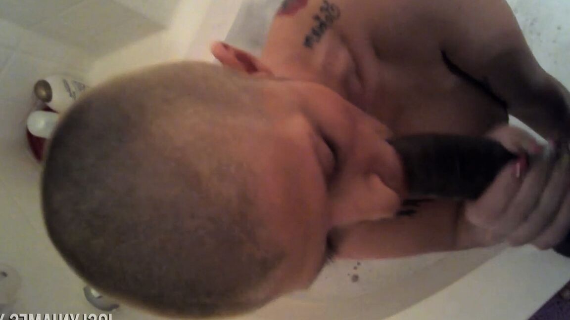 21P Fantastic bald MILF Joslyn James masturbates and sucks a BBC in a tub