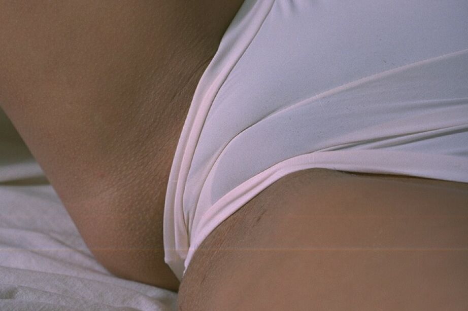 16P A adolescente amadora Big Tit Kira é uma vagabunda deslumbrante com uma buceta fofa e peluda