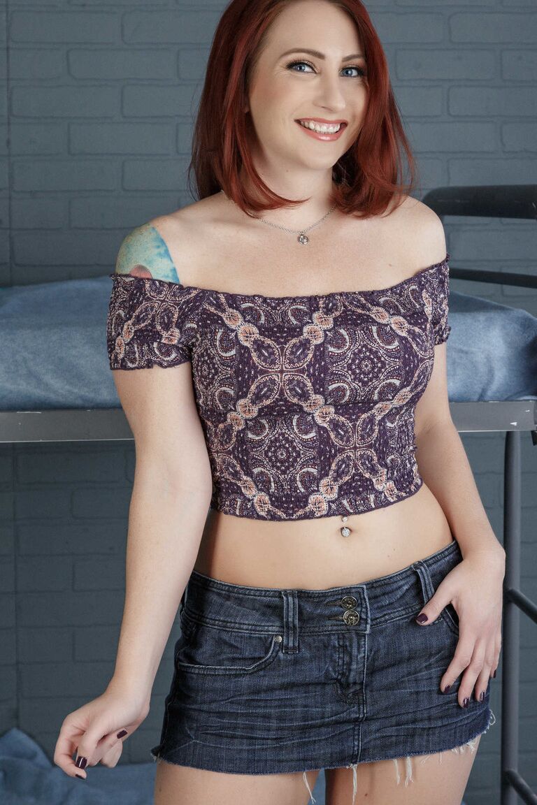 20P Redhead jailbird Sophia Locke displays her hot ass & bald snatch in her cell