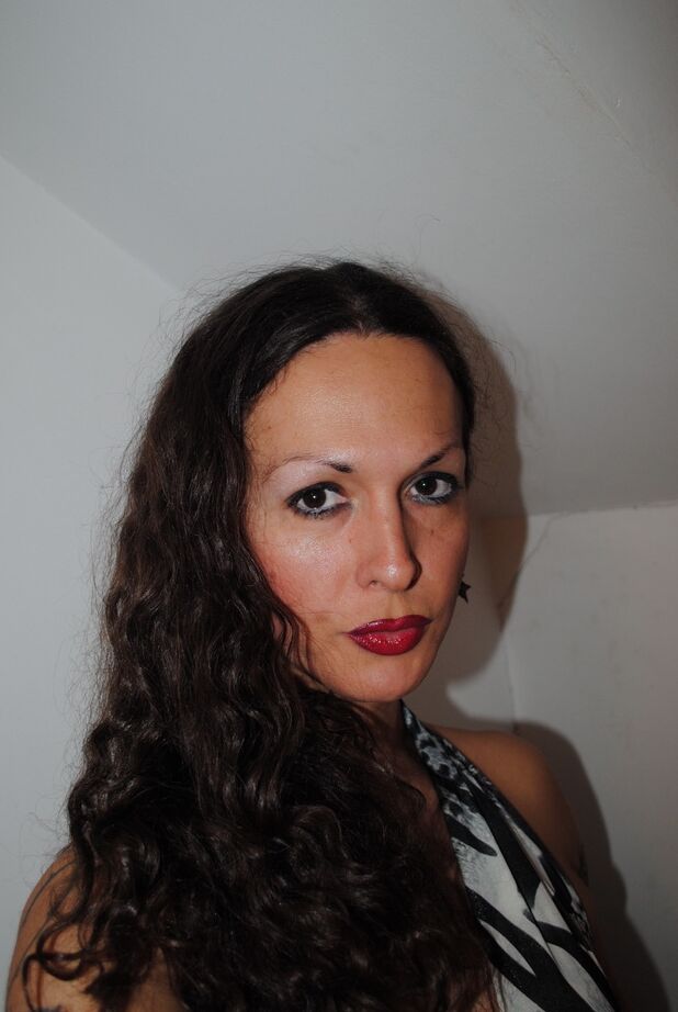 12P Schöne Selbstaufnahmen des Tgirls Nicole Montero