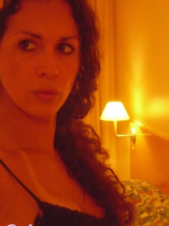 15P Latina Transexual Hottie Nikki Posando