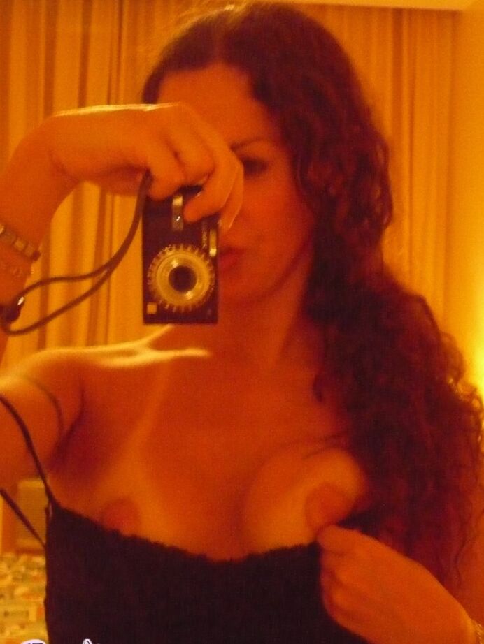 15P Latina Transexual Hottie Nikki Posando