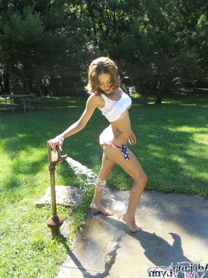 12P Adriana Lynn Rush Mulher americana