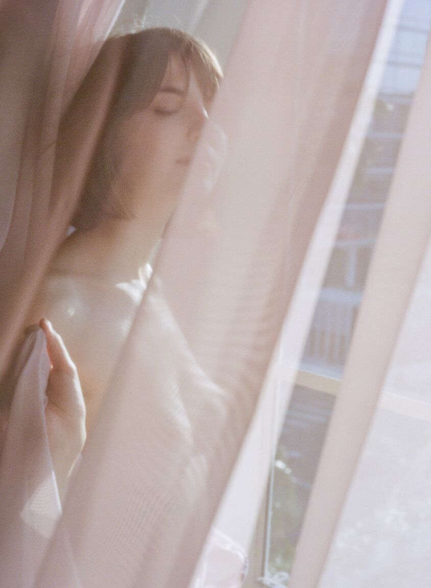 17P Naked hotties with nice tits Emily Bloom & Liara Roux pet nude in the window