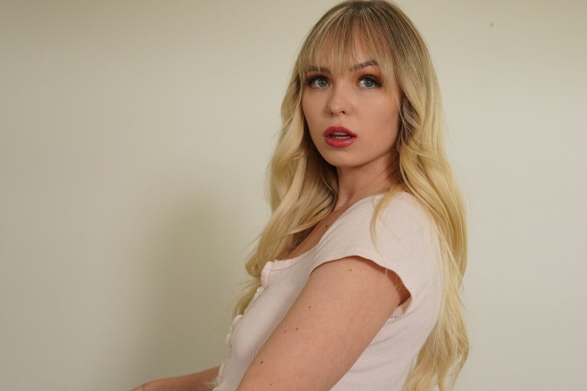 21P Seulement Fellation Teen Alex Jett, Lilly Bell