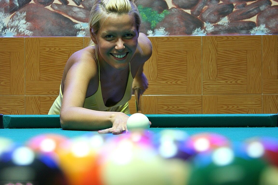 17P 愛らしいひよこソフィー ムーンとミッシー ニコールが写真を撮ります