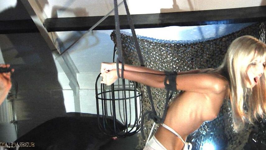16P Adolescente loira magra é amarrada e torturada por um homem sádico à noite