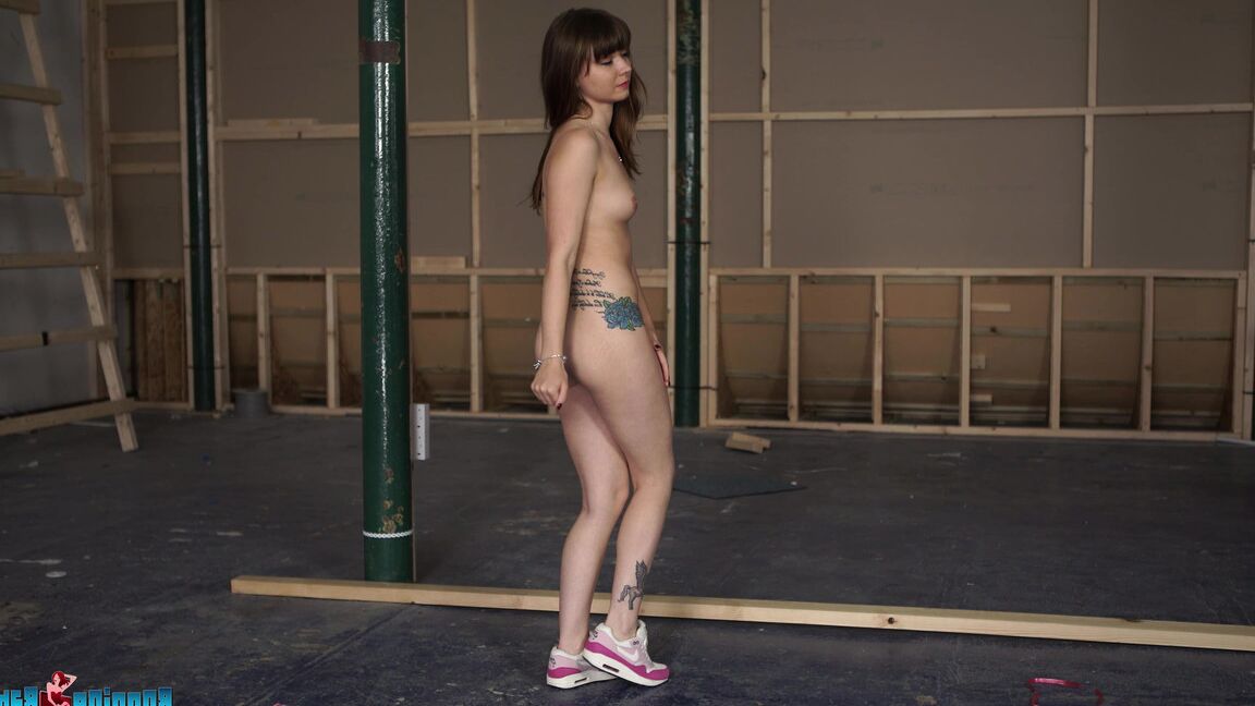 16P British amateur Helen White strips to running shoes on a construction site