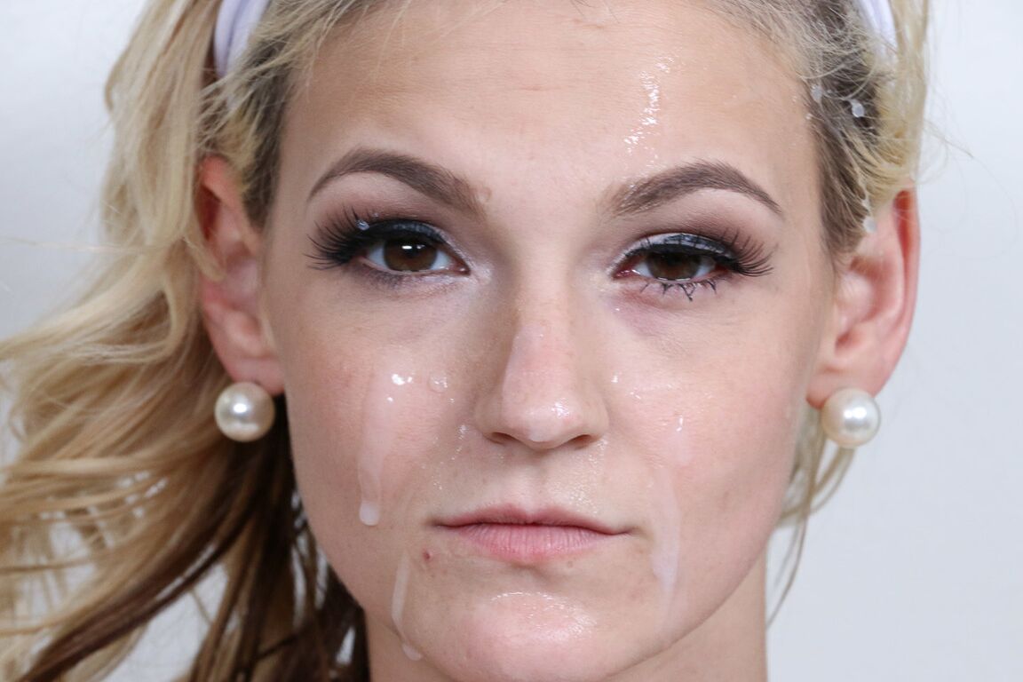 21P Boneca Petite Hope Harper leva um enorme pau branco bem fundo na boca e na buceta