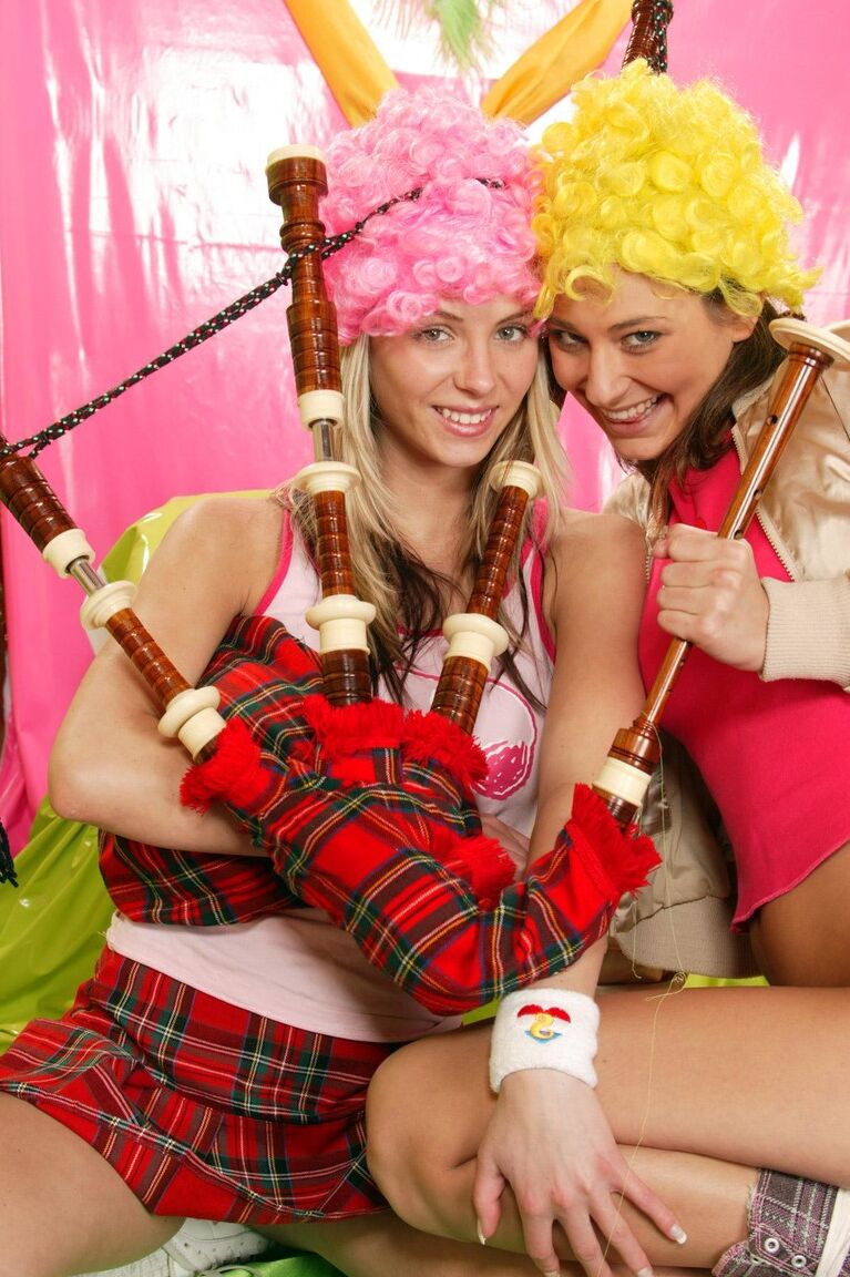 21P Club Dix-Sept Angelika, Yasmin A