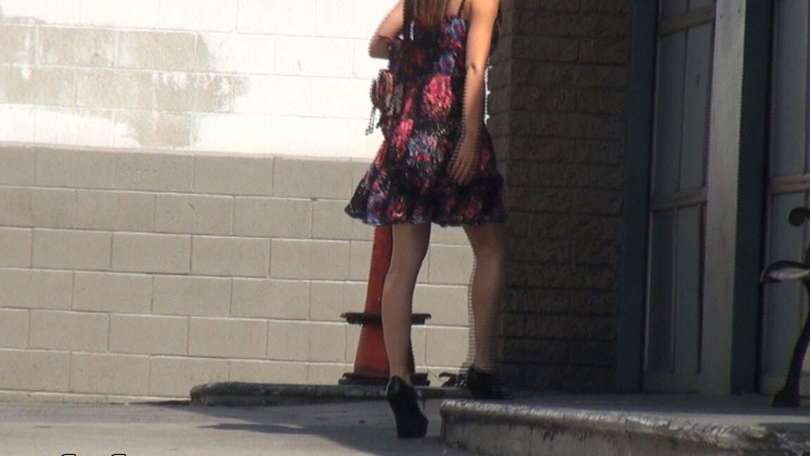 17P Street hooker Sensi Pearl gets a call from a client and goes to her car