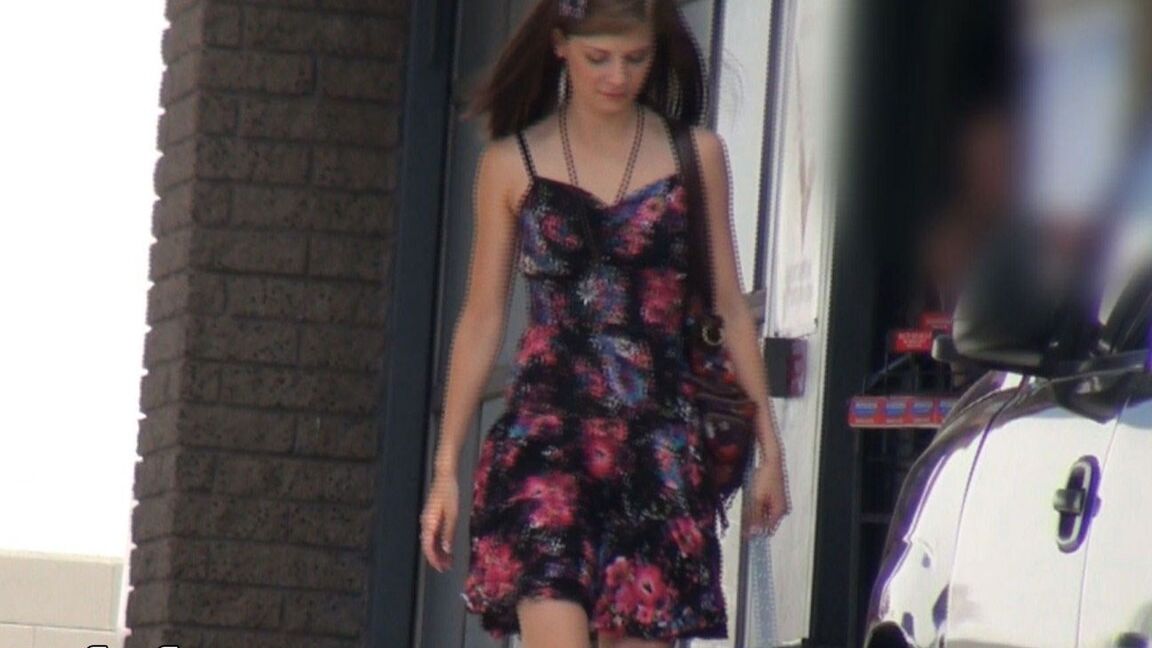 17P Street hooker Sensi Pearl gets a call from a client and goes to her car